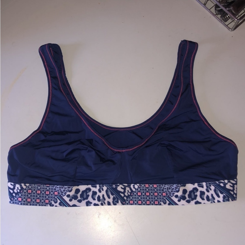 Victoria's Secret sports bra